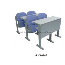 Schule Klassenzimmer Schreibtisch und Stuhl für Studenten
